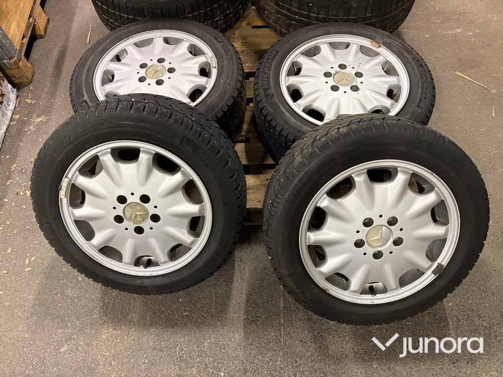 Dubbade däck på fälg – Michelin X-Ice North (4st)