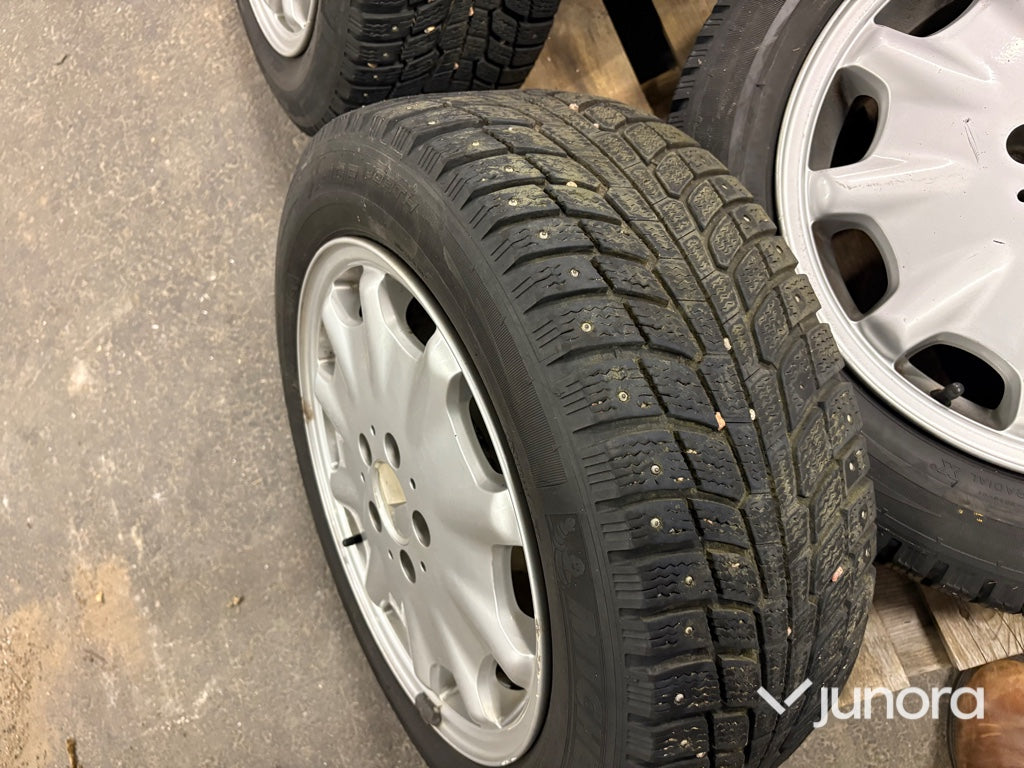 Dubbade däck på fälg – Michelin X-Ice North (4st)