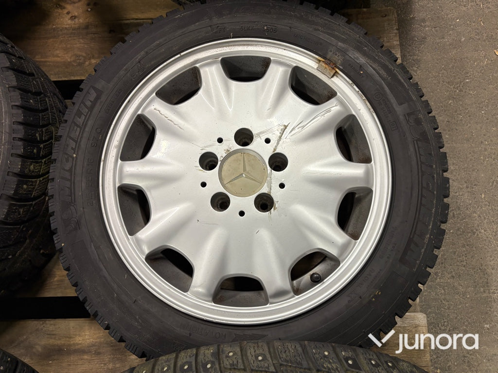 Dubbade däck på fälg – Michelin X-Ice North (4st)