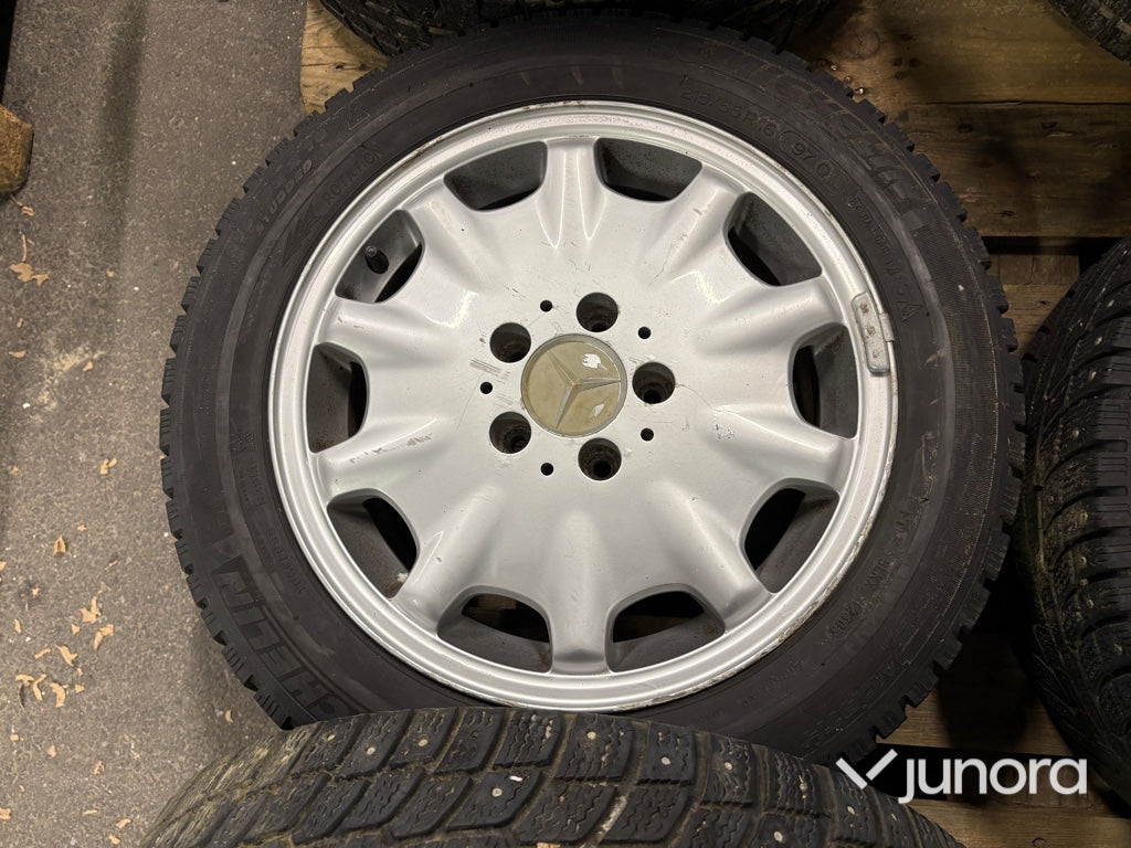 Dubbade däck på fälg – Michelin X-Ice North (4st)