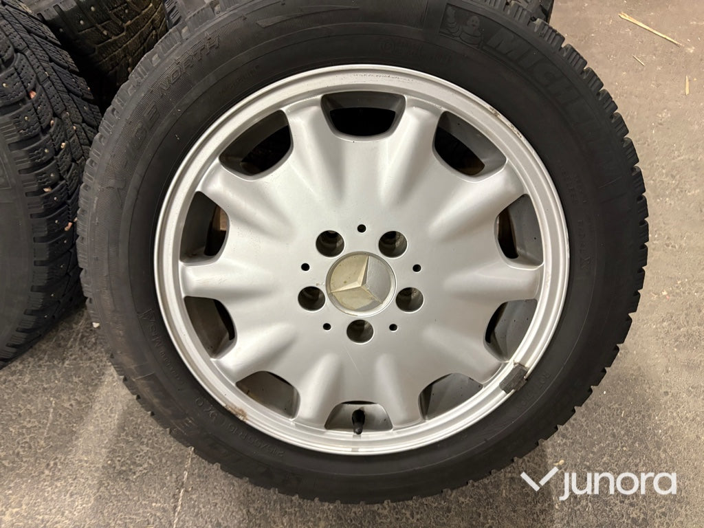 Dubbade däck på fälg – Michelin X-Ice North (4st)
