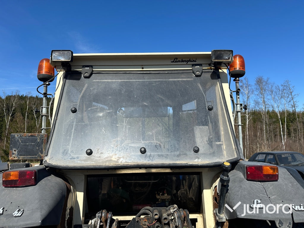 Traktor - Lamborghini, Med lastare