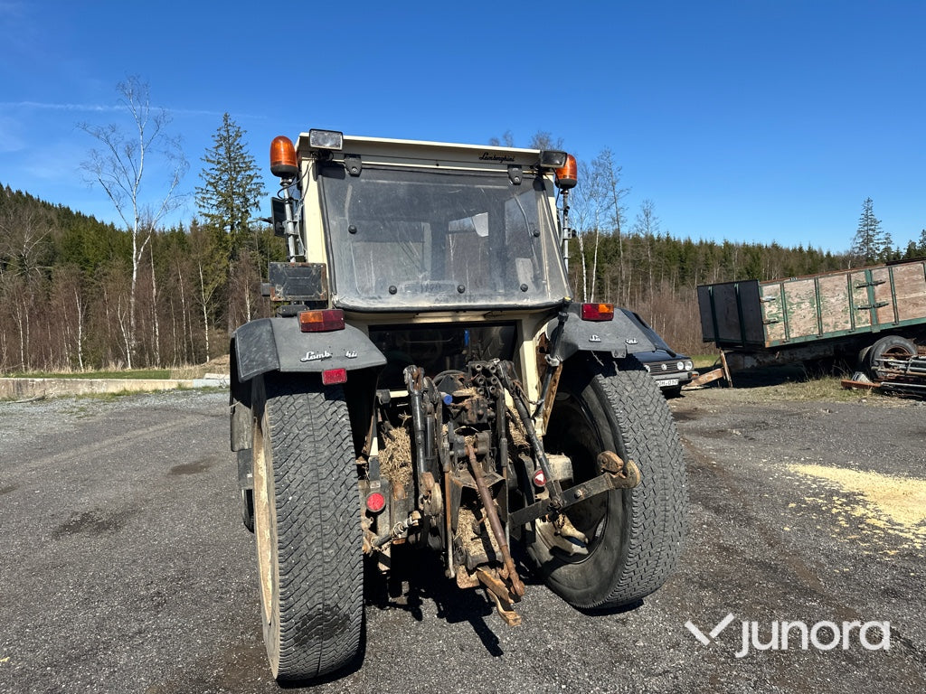 Traktor - Lamborghini, Med lastare