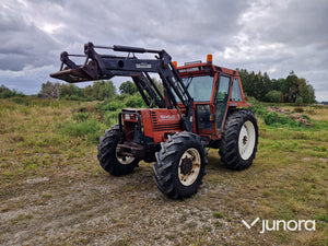 Lastartraktor New Holland 110-90