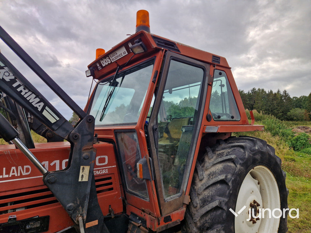 Lastartraktor New Holland 110-90