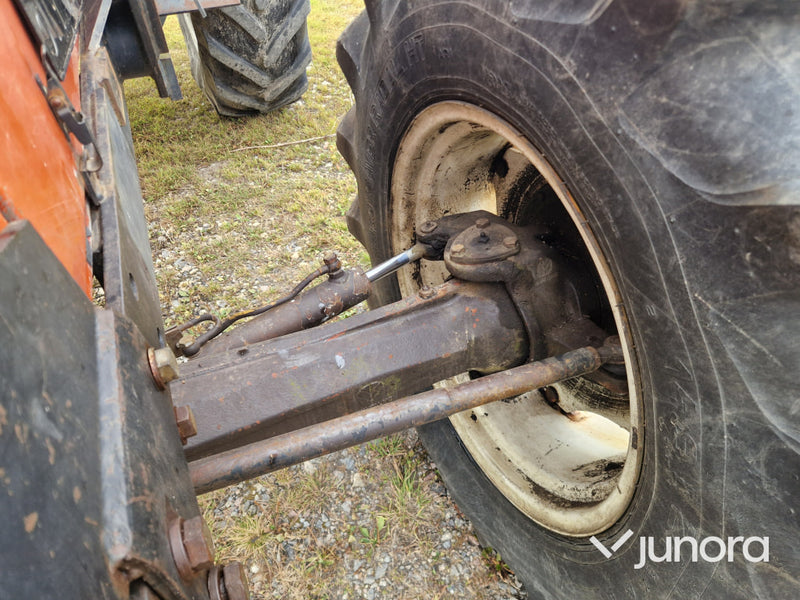 Lastartraktor New Holland 110-90