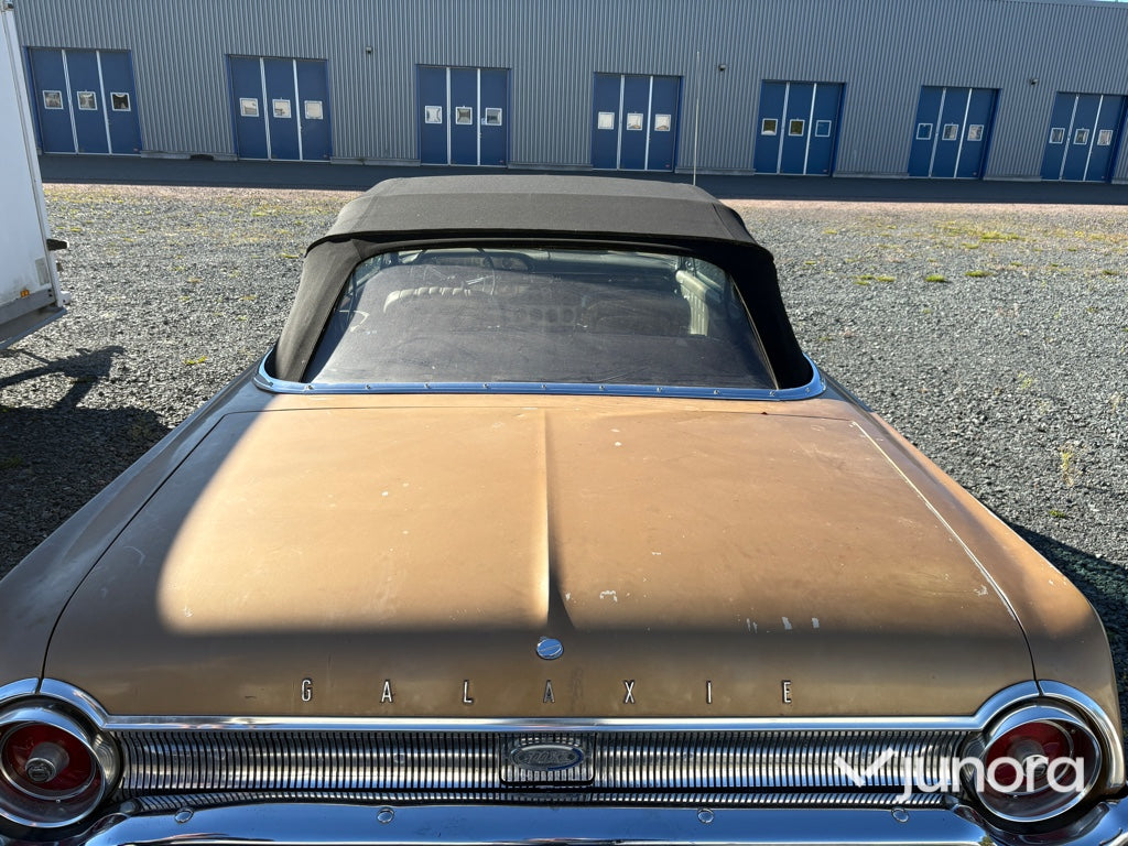 Ford Galaxie