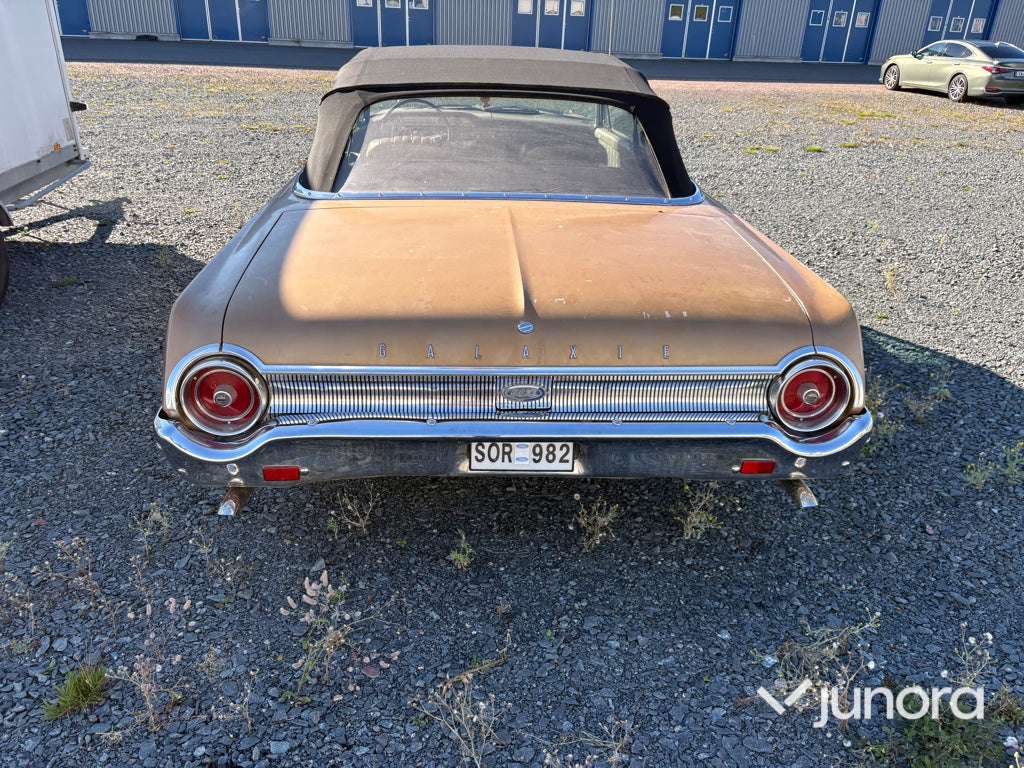 Ford Galaxie