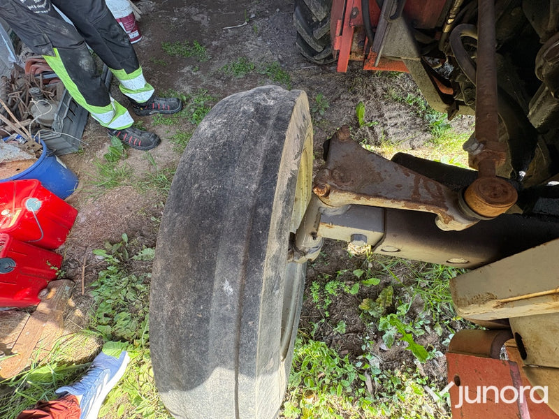 Traktor Massey Ferguson 135 S