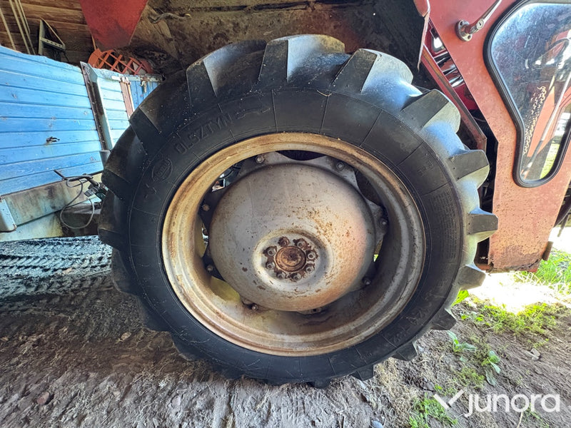 Traktor Massey Ferguson 135 S