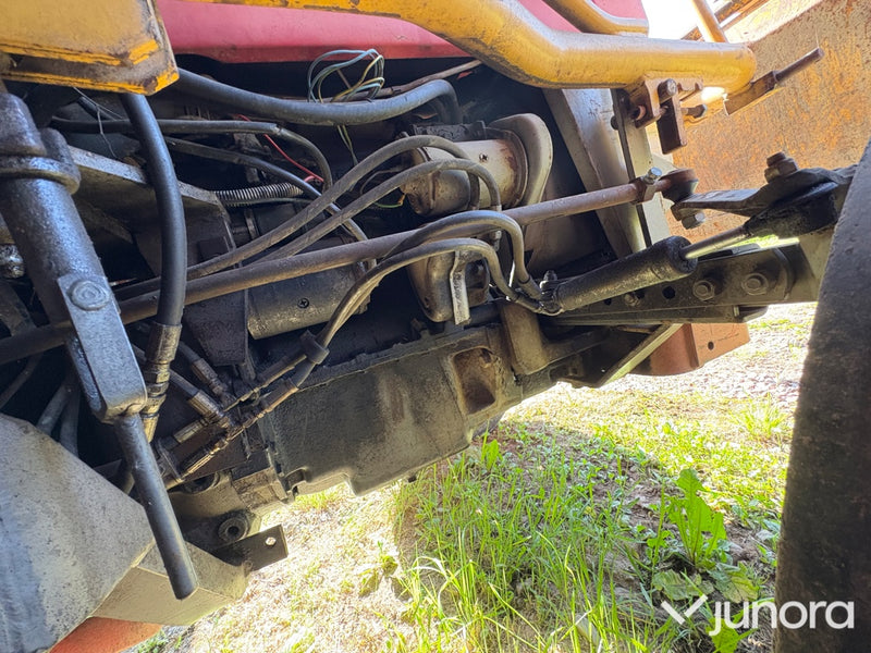 Traktor Massey Ferguson 135 S
