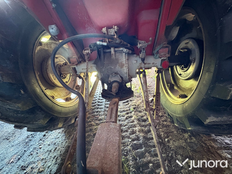 Traktor Massey Ferguson 135 S