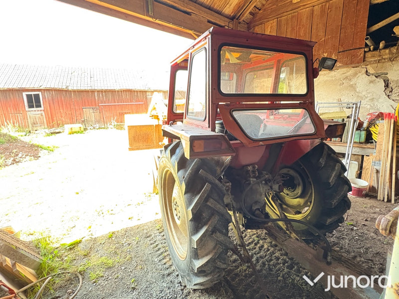 Traktor Massey Ferguson 135 S