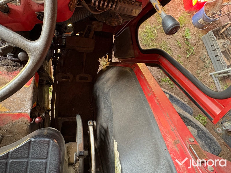 Traktor Massey Ferguson 135 S