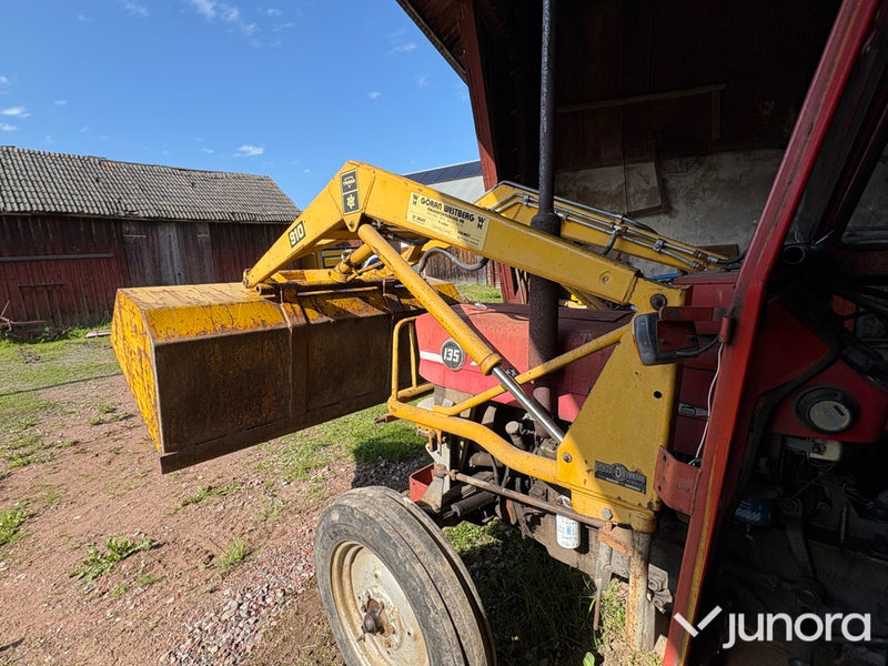 Traktor Massey Ferguson 135 S