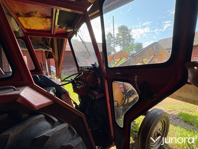 Traktor Massey Ferguson 135 S