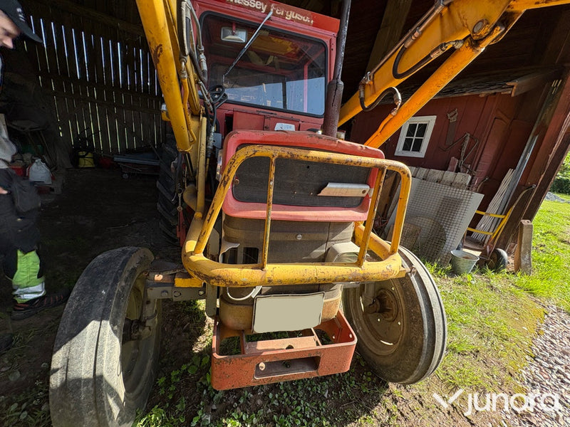 Traktor Massey Ferguson 135 S