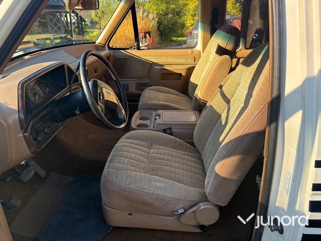 Pickup- Ford F-150 XLT Lariat