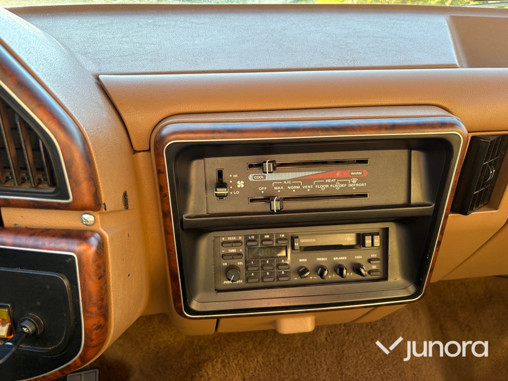 Pickup- Ford F-150 XLT Lariat