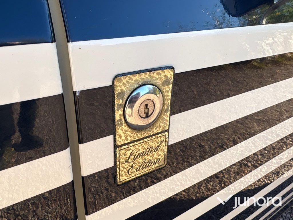 Pickup- Ford F-150 XLT Lariat