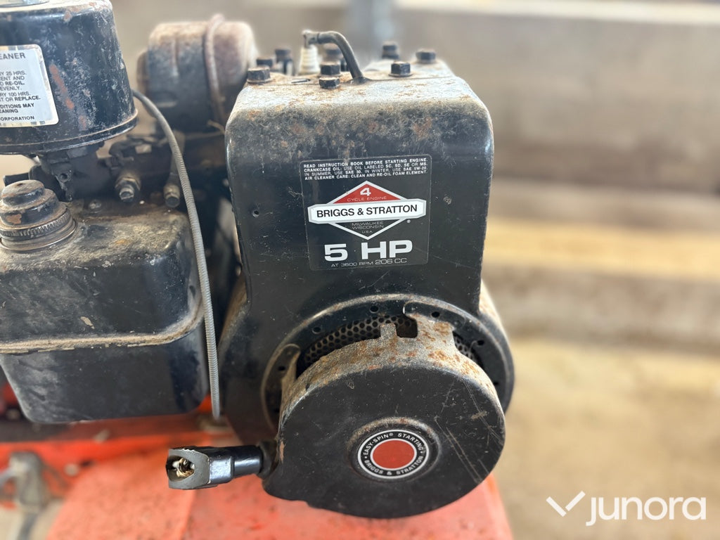 Jordfräs med Briggs & Stratton motor
