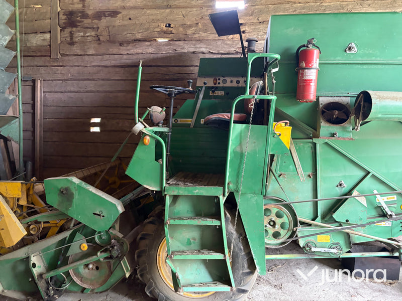 Skördetröska Volvo BM Aktiv 800