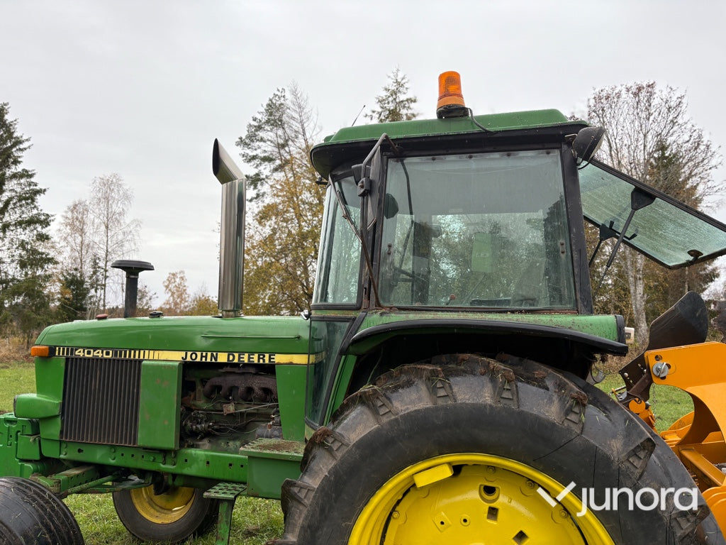 Traktor - John Deere 4040