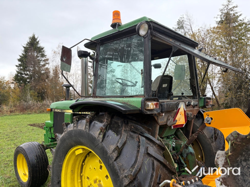 Traktor - John Deere 4040