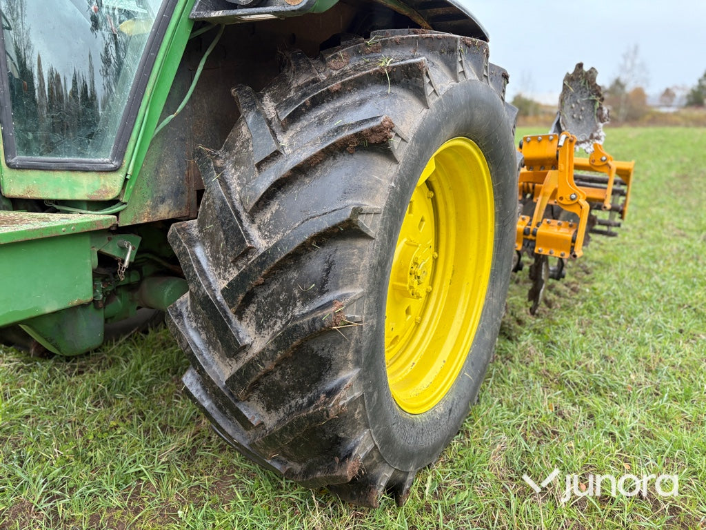 Traktor - John Deere 4040