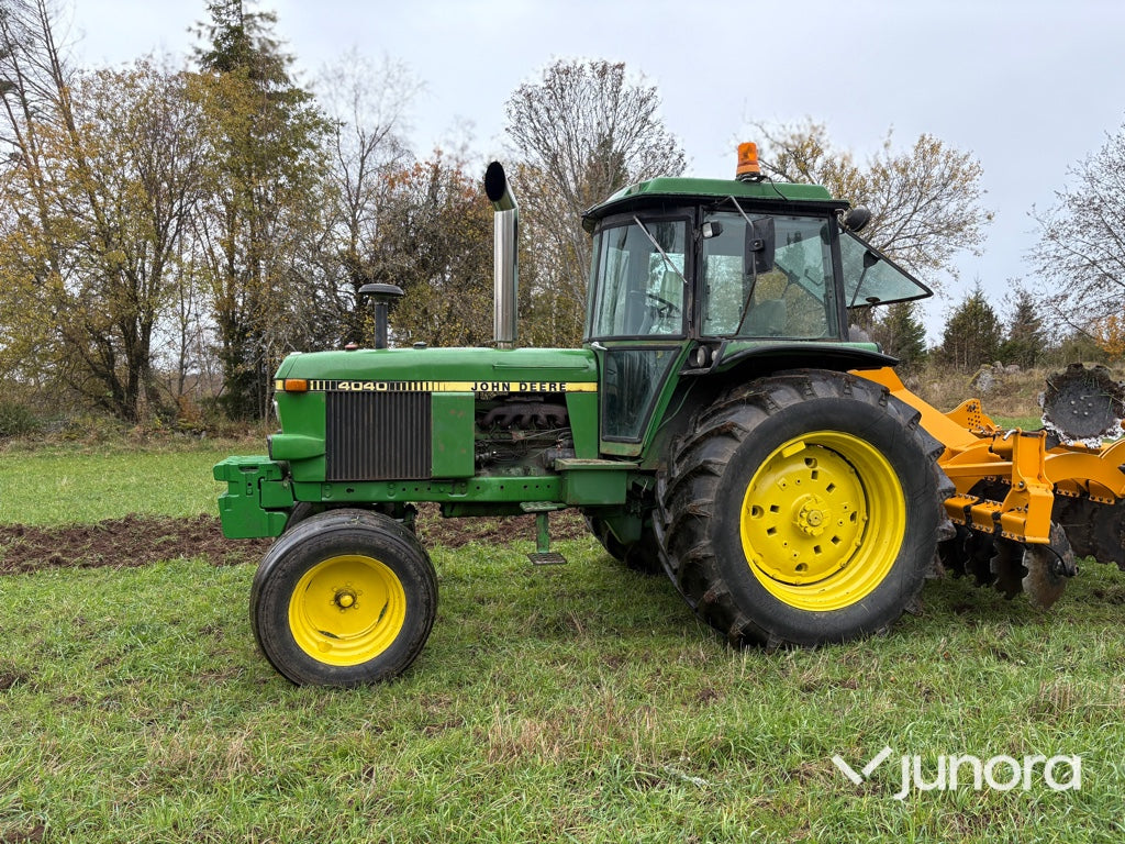 Traktor - John Deere 4040