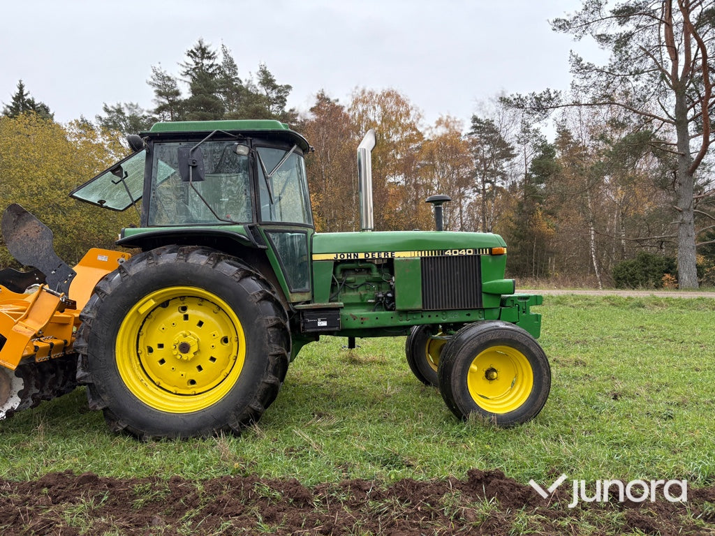 Traktor - John Deere 4040