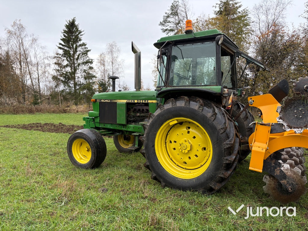 Traktor - John Deere 4040