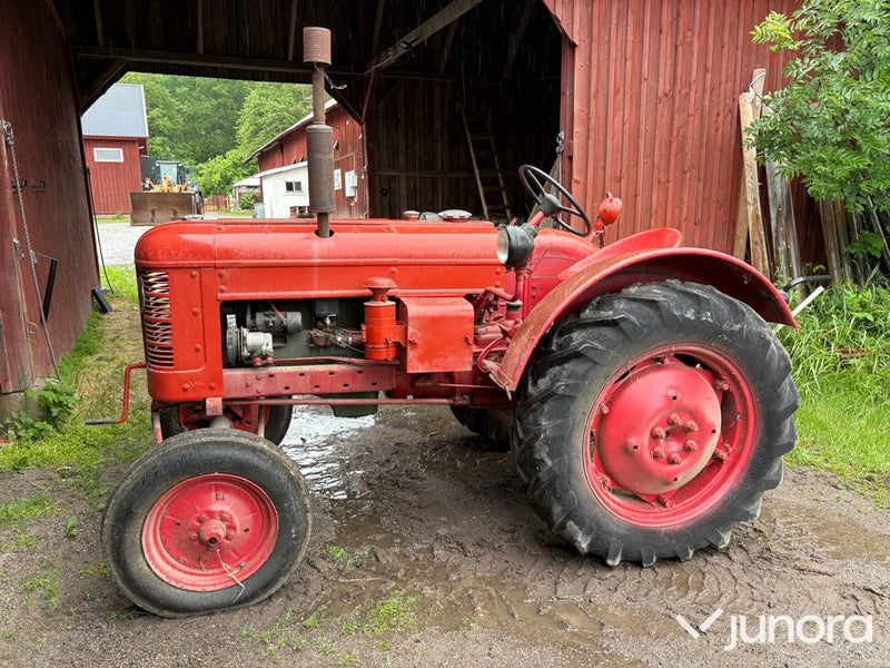 Traktor Volvo T24