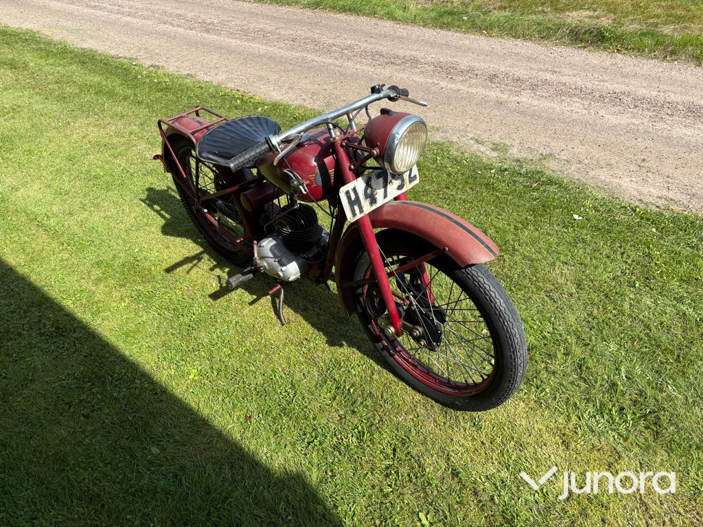 Motorcykel - Husqvarna Röd Myra