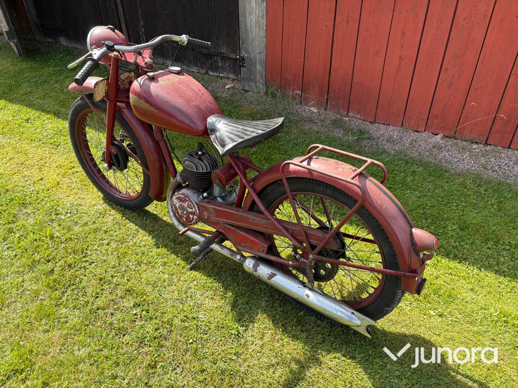 Motorcykel - Husqvarna Röd Myra