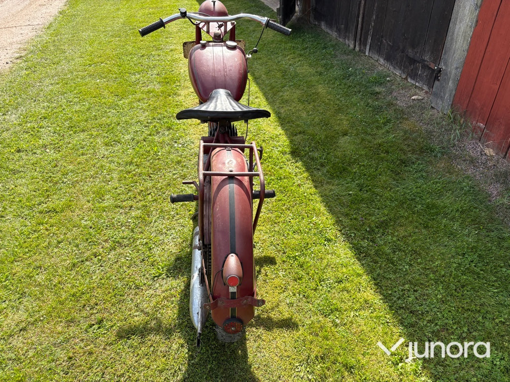 Motorcykel - Husqvarna Röd Myra