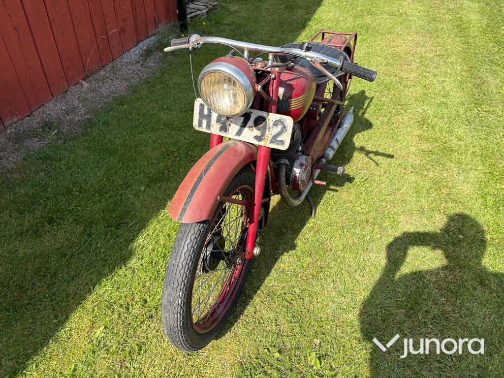 Motorcykel - Husqvarna Röd Myra