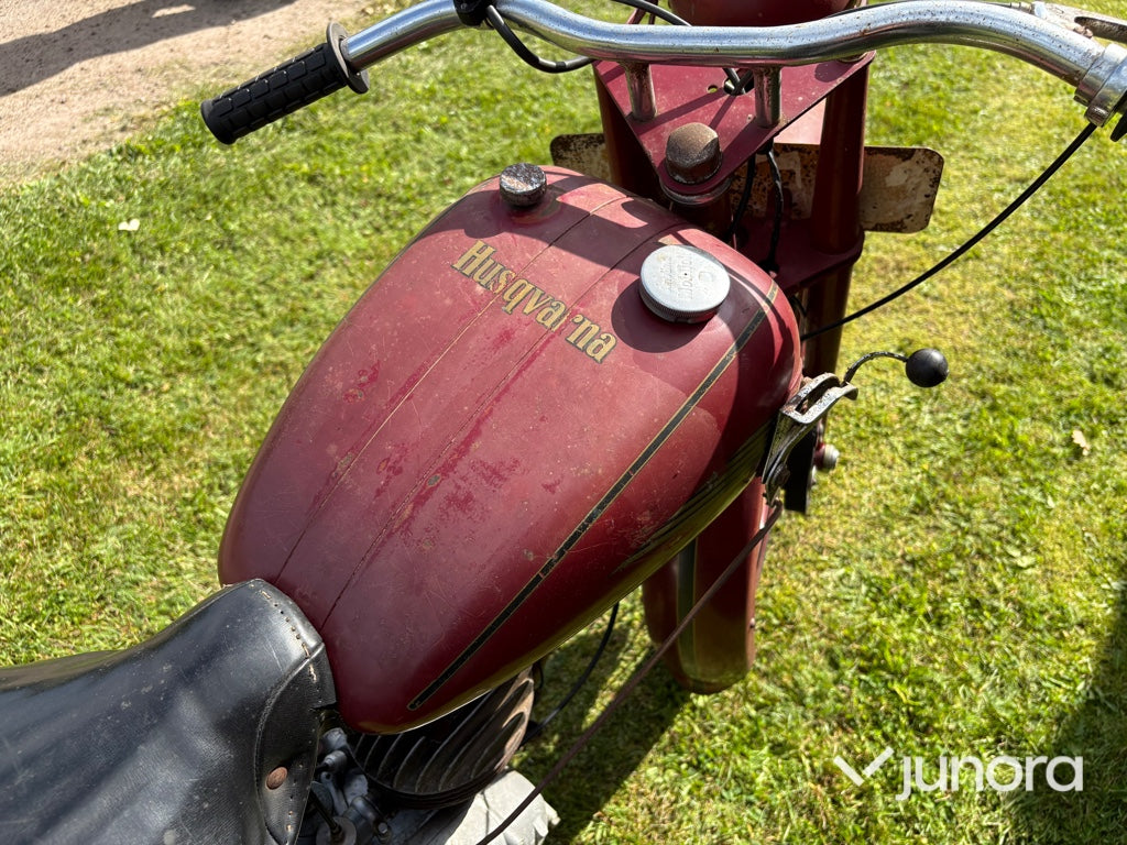 Motorcykel - Husqvarna Röd Myra