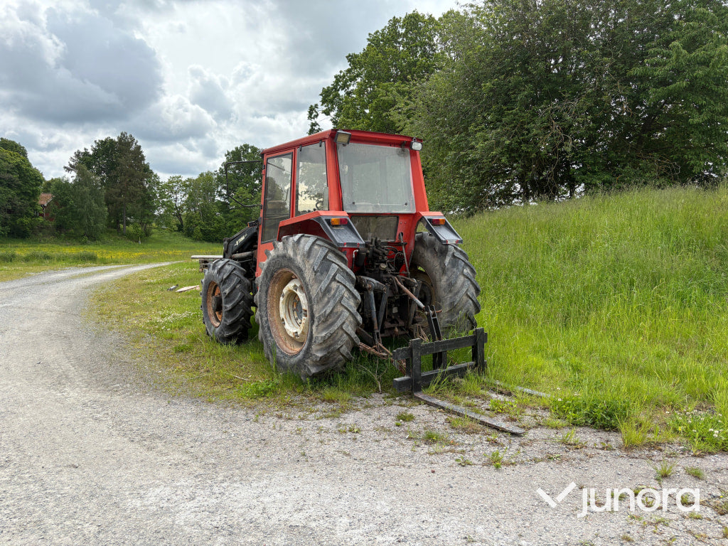 Valmet 705-4 med lastare