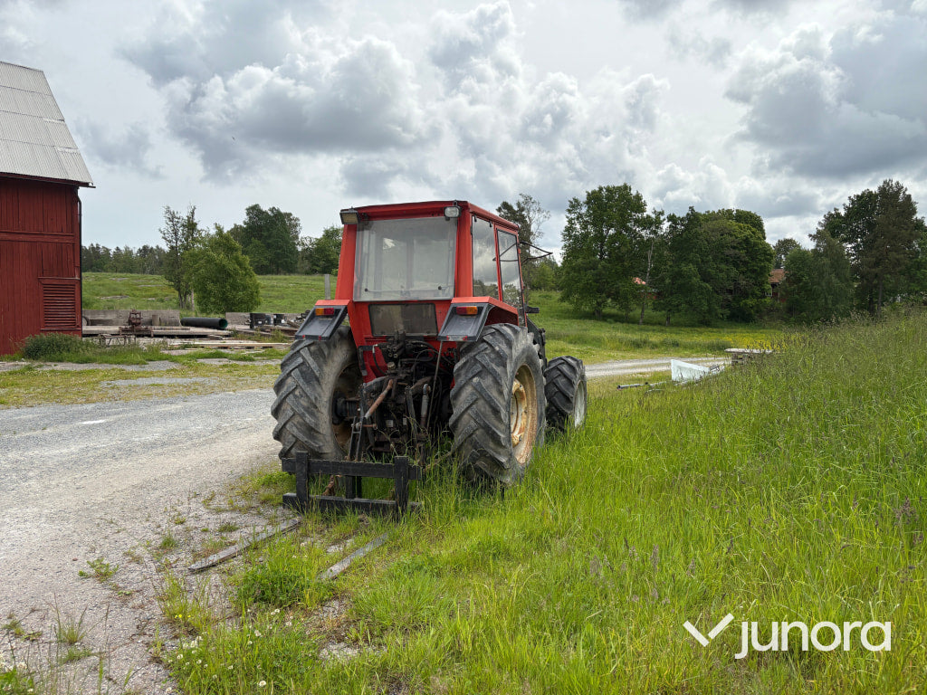 Valmet 705-4 med lastare