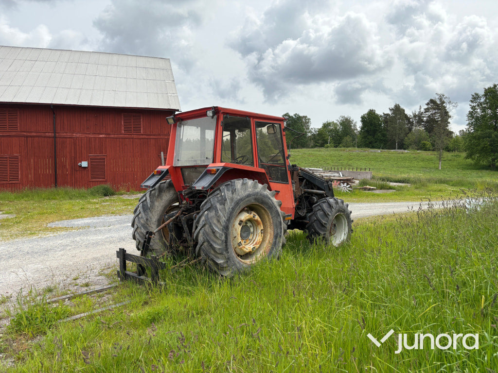 Valmet 705-4 med lastare