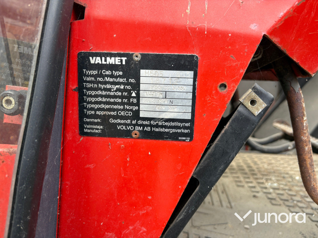 Valmet 705-4 med lastare