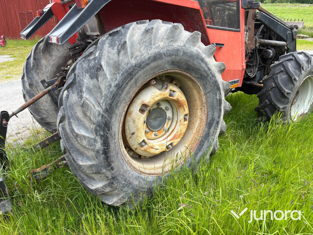 Valmet 705-4 med lastare