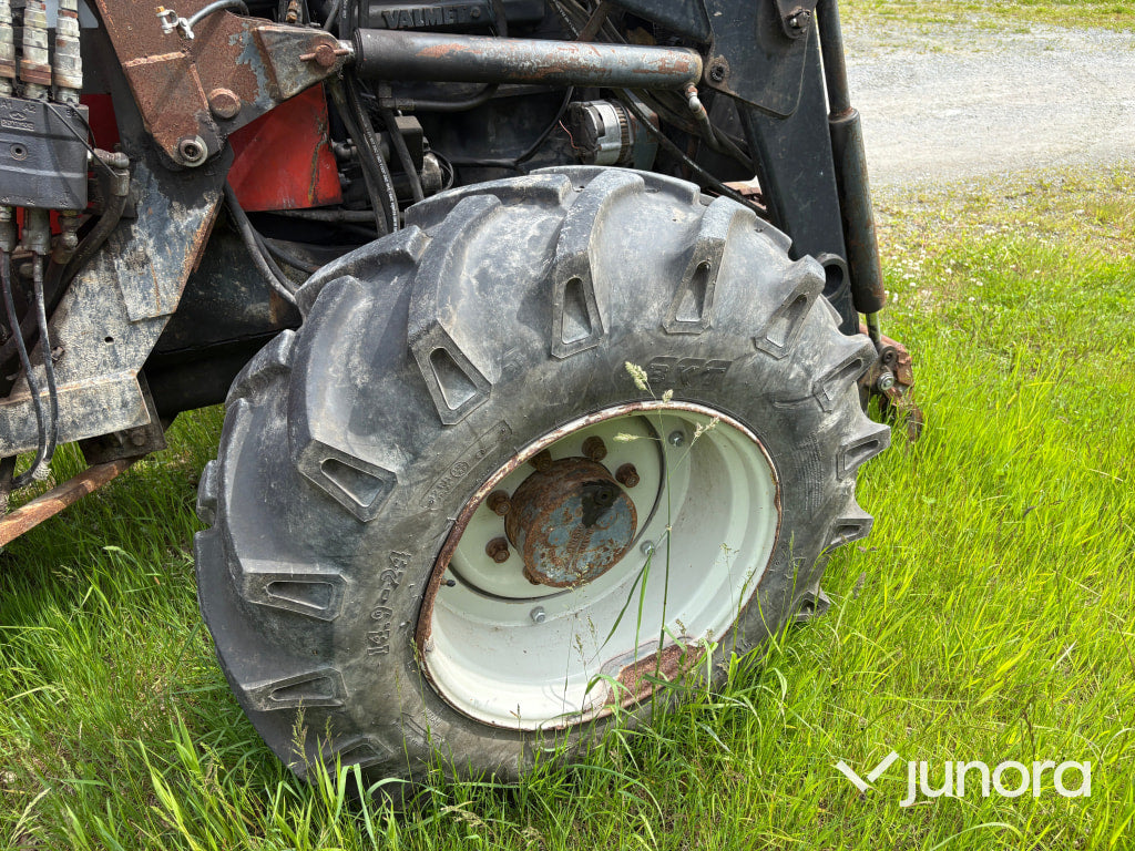 Valmet 705-4 med lastare