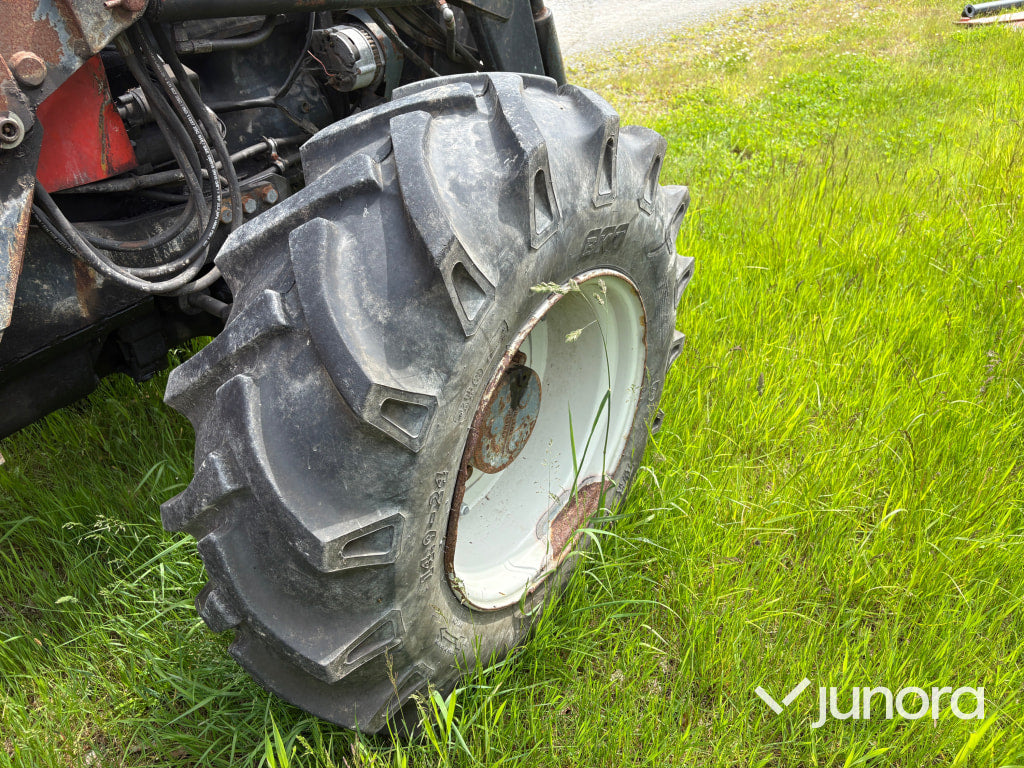 Valmet 705-4 med lastare