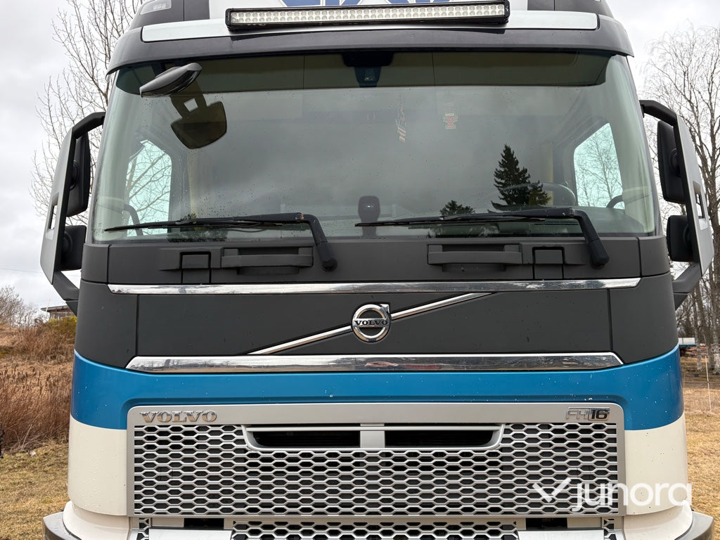 Timmerbil med släp - Volvo, FH16