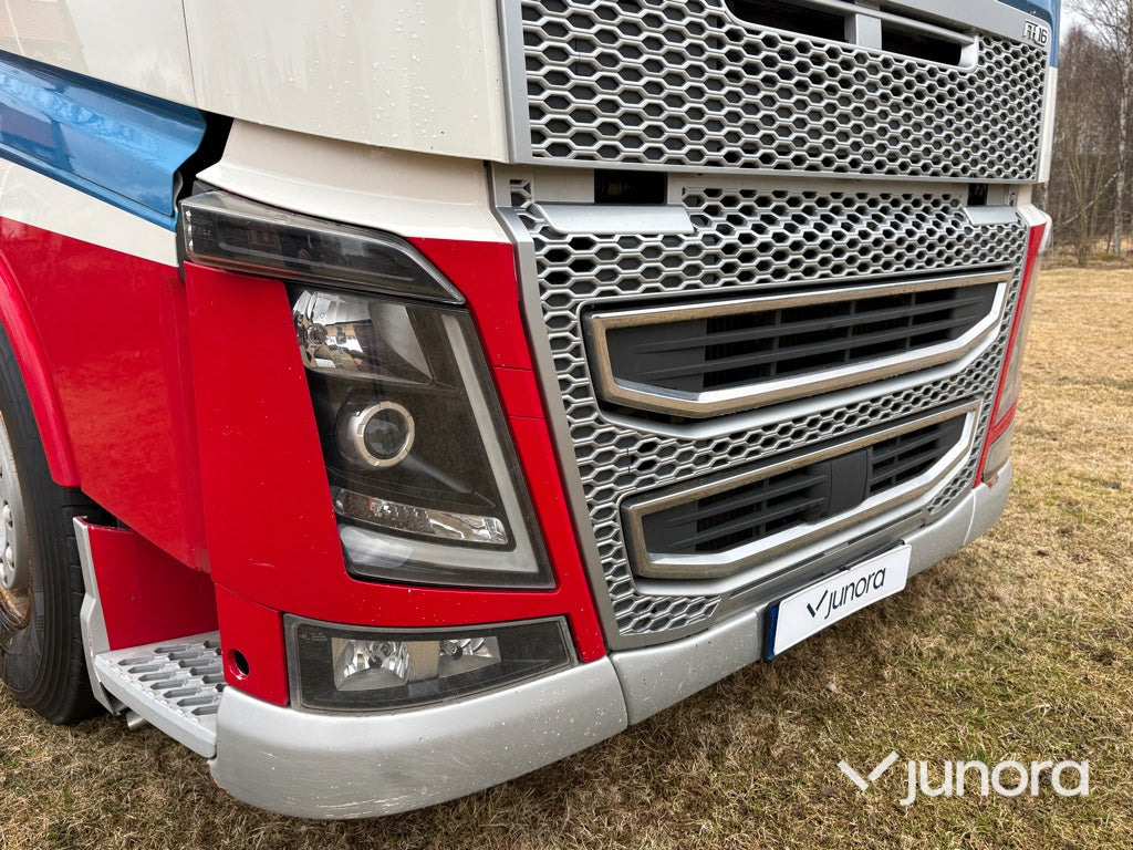 Timmerbil med släp - Volvo, FH16
