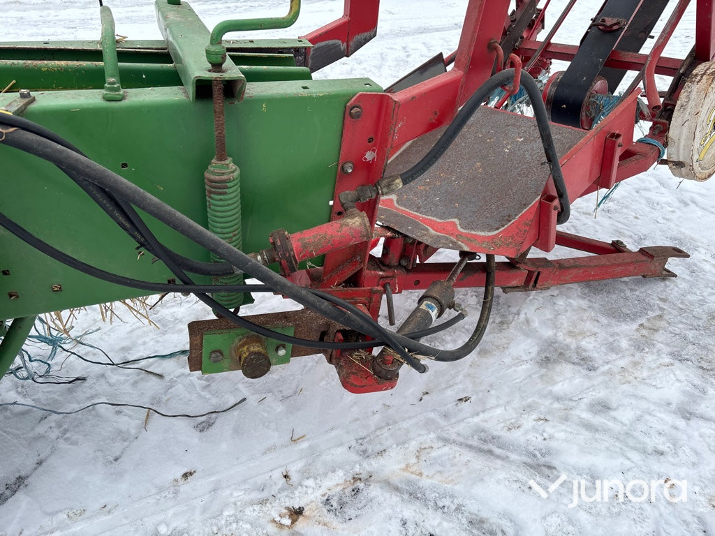 Hårdpress + Kastare - John Deere, 332A