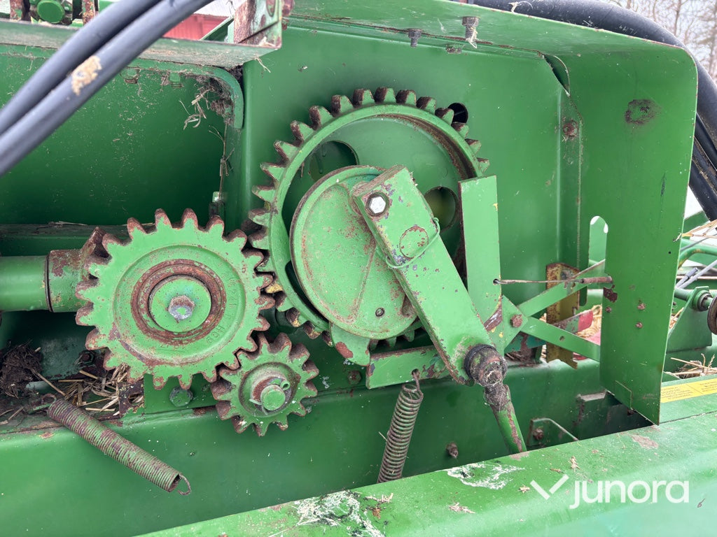 Hårdpress + Kastare - John Deere, 332A
