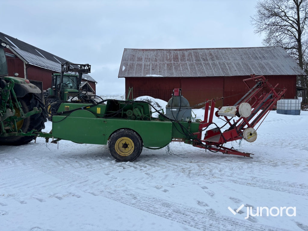 Hårdpress + Kastare - John Deere, 332A